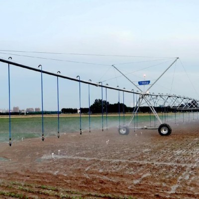指针式喷灌机 中心支轴 平移 自行走农业圆形时针灌溉设备大型农田